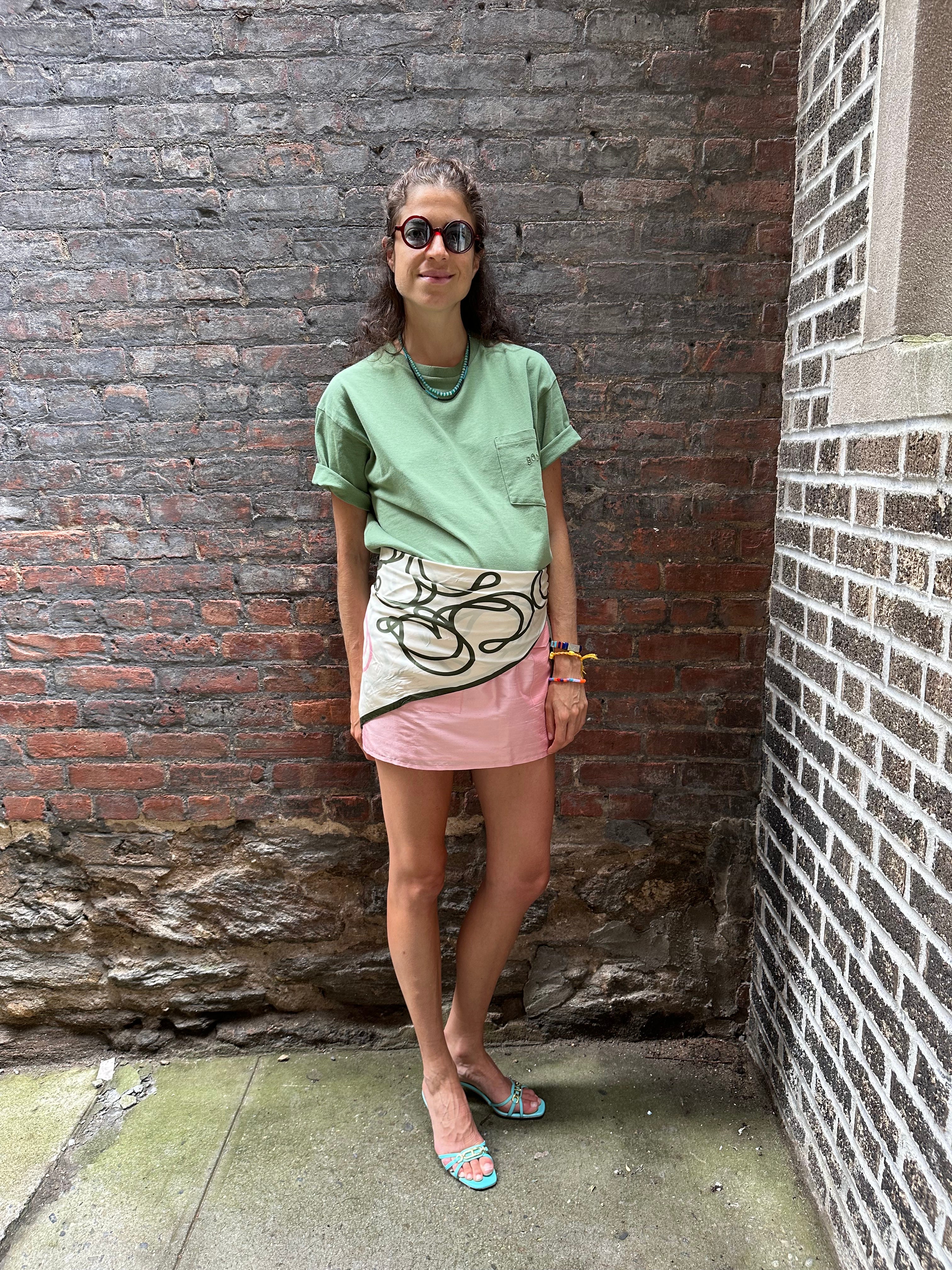 A silk scarf is the key to good summer styling (part 1)