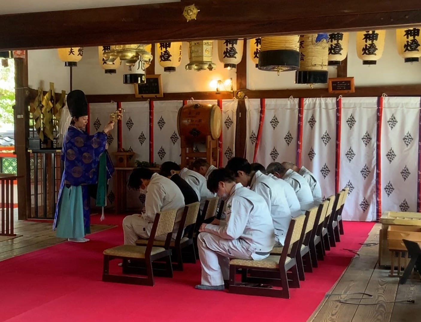 What Happens Inside a Shinto Prayer Ritual? - by Toukyo