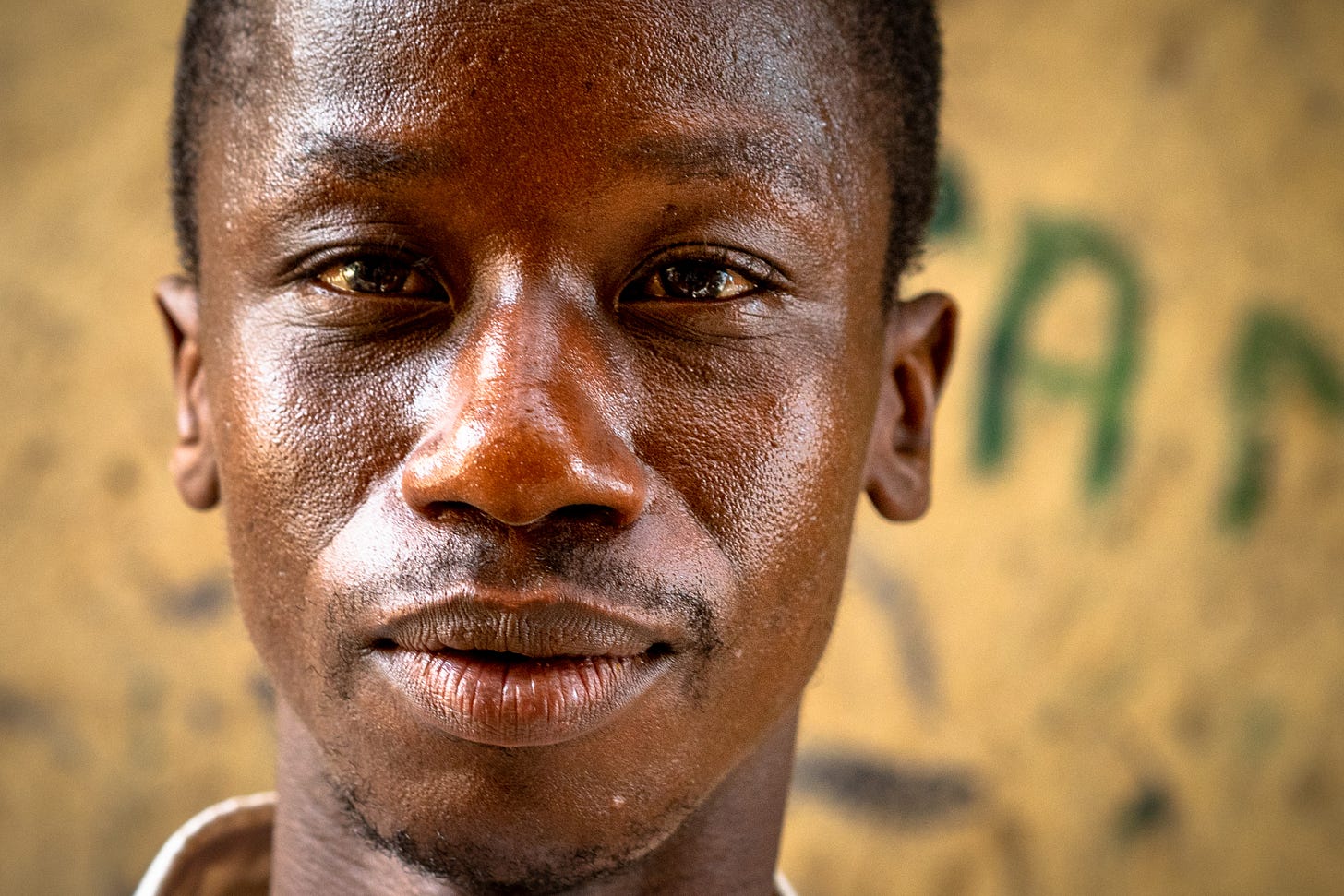 Ngolonina Portrait (43953863591)