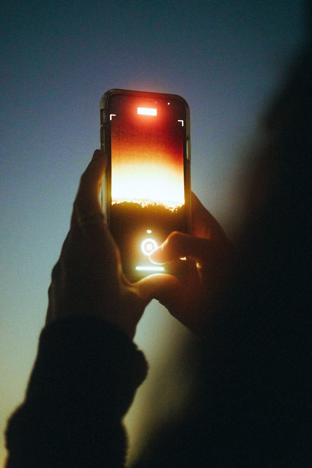 An image uploaded by paffff on Oct 29, 2024. May present: sunlight, stay cool.