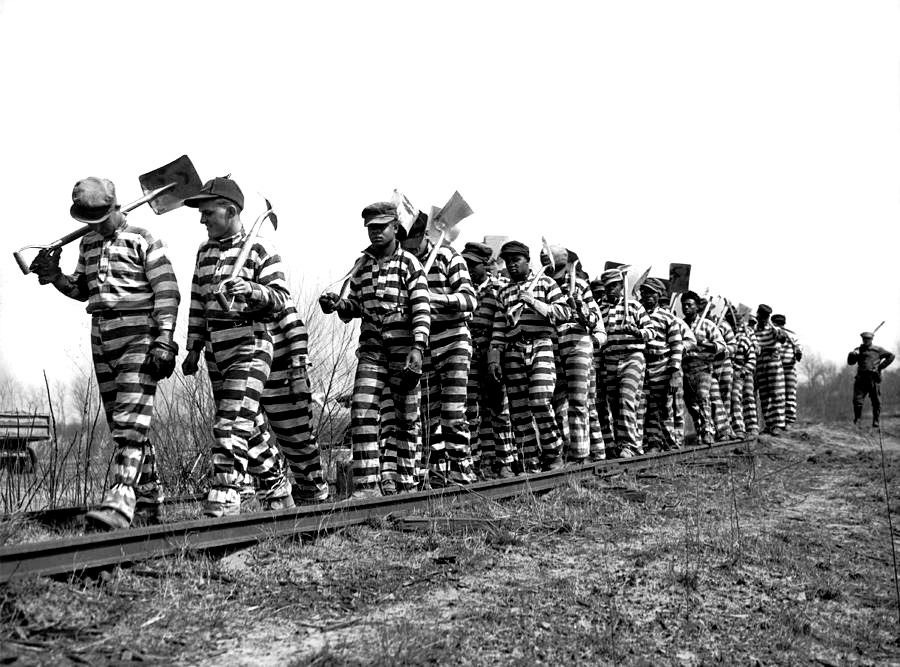 Working On The Chain Gang Photograph by Underwood Archives - Pixels