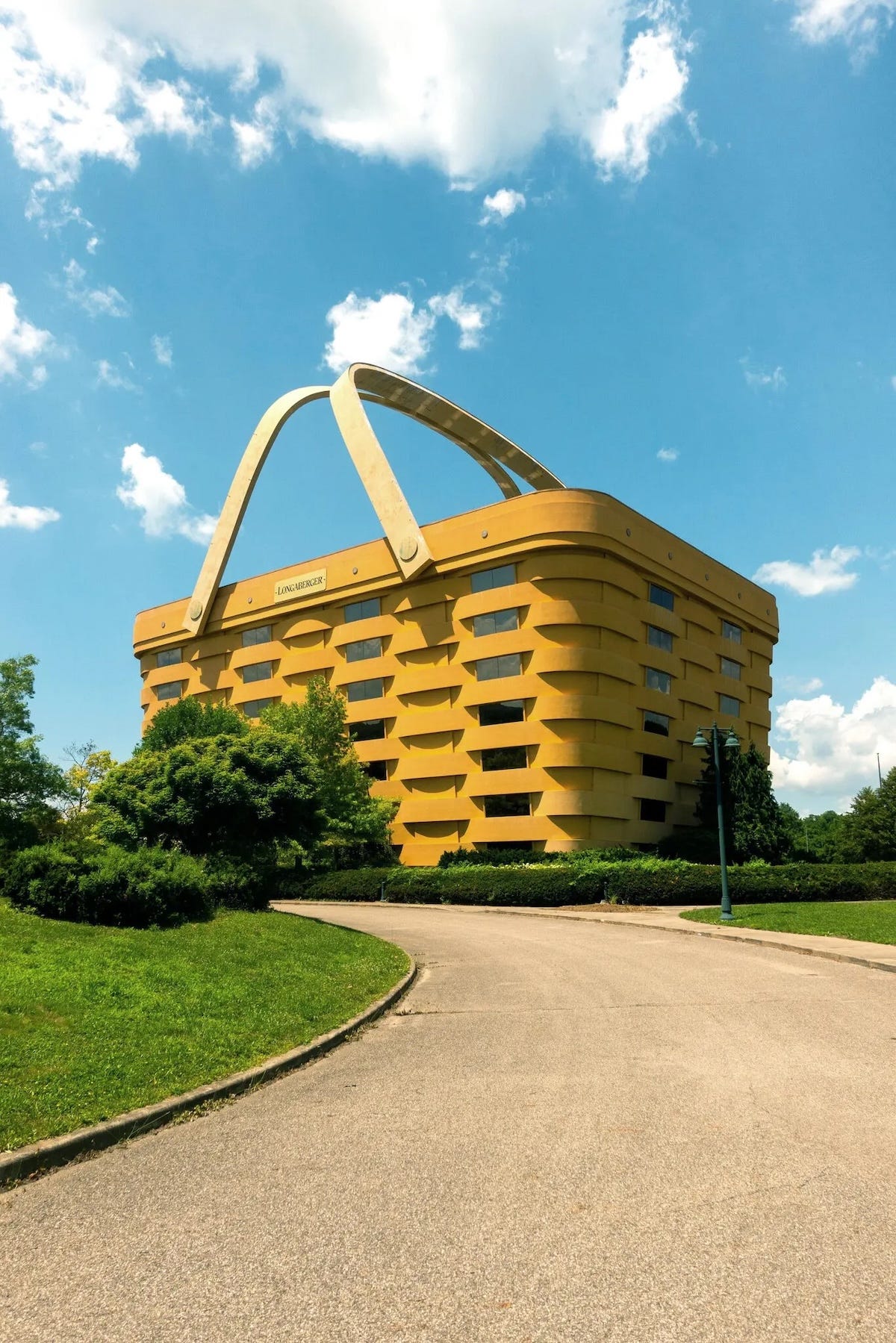 Giant_Basket_Building_Newark_Ohio