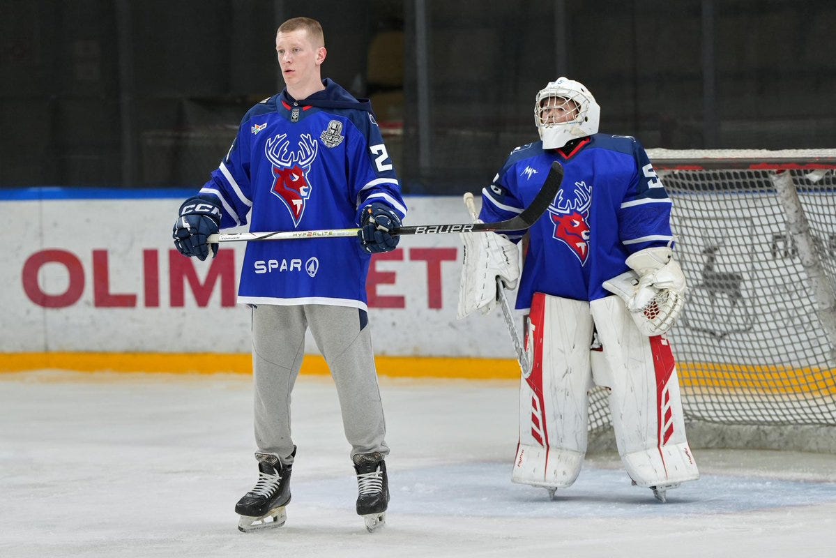 Alexander Pelevin helping out with teaching the Torpedo 2014s