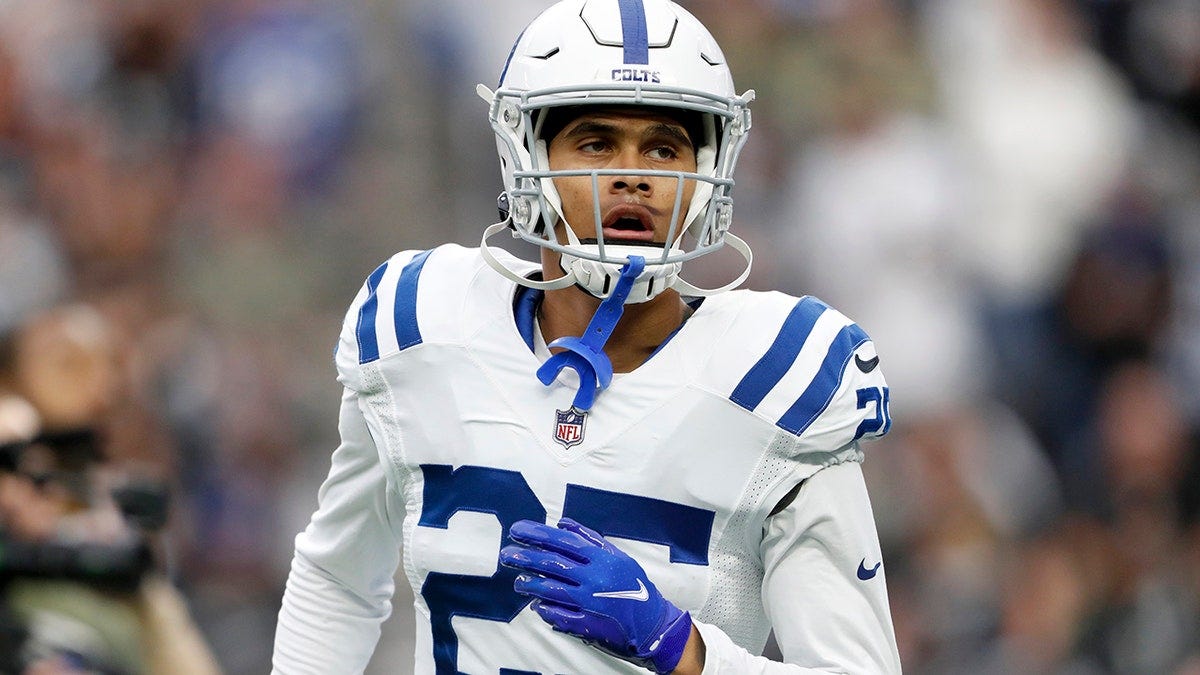 Colts' Rodney Thomas II drove over 100 miles to be with friend Damar Hamlin, talked to him in ICU Colts' Rodney Thomas II drove over 100 miles to be with friend Damar Hamlin, talked to him in ICU