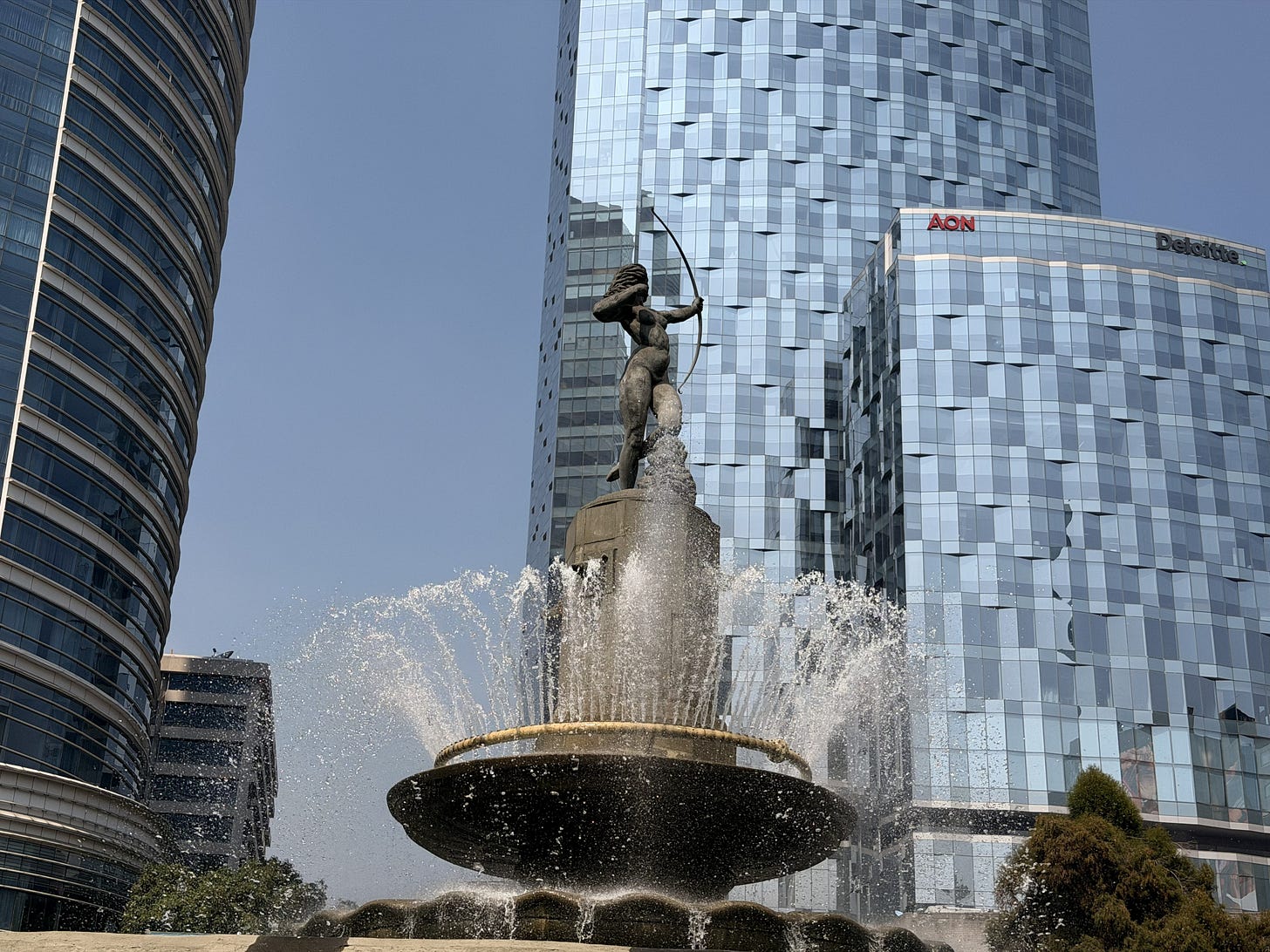 The Fuente de la Diana Cazadora bronze fountain sculpture on Paseo de la Reforma