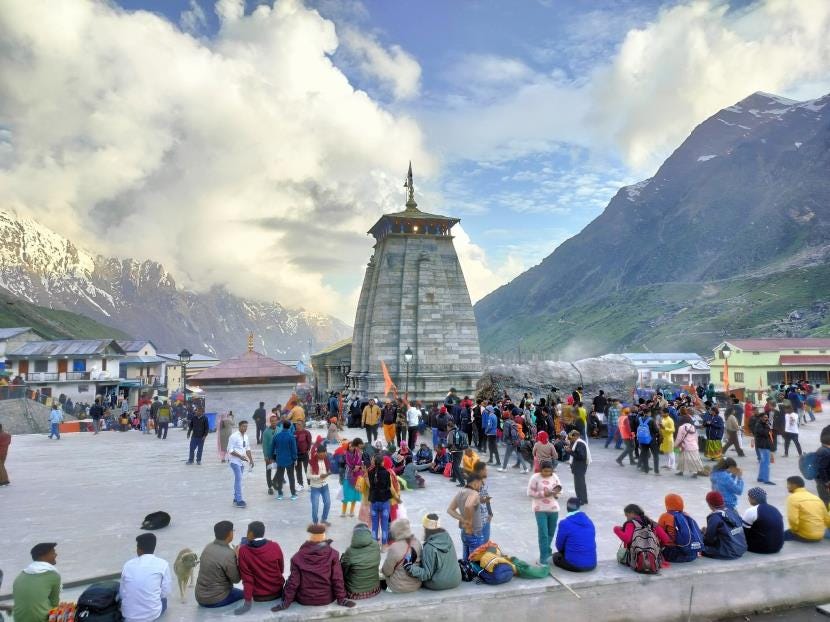 Kedararnath Dham witnesses an influx of devotees on the second Monday of Shravan  month - Jammu Links News Kedararnath Dham witnesses an influx of devotees on the second Monday of Shravan  month - Jammu Links News