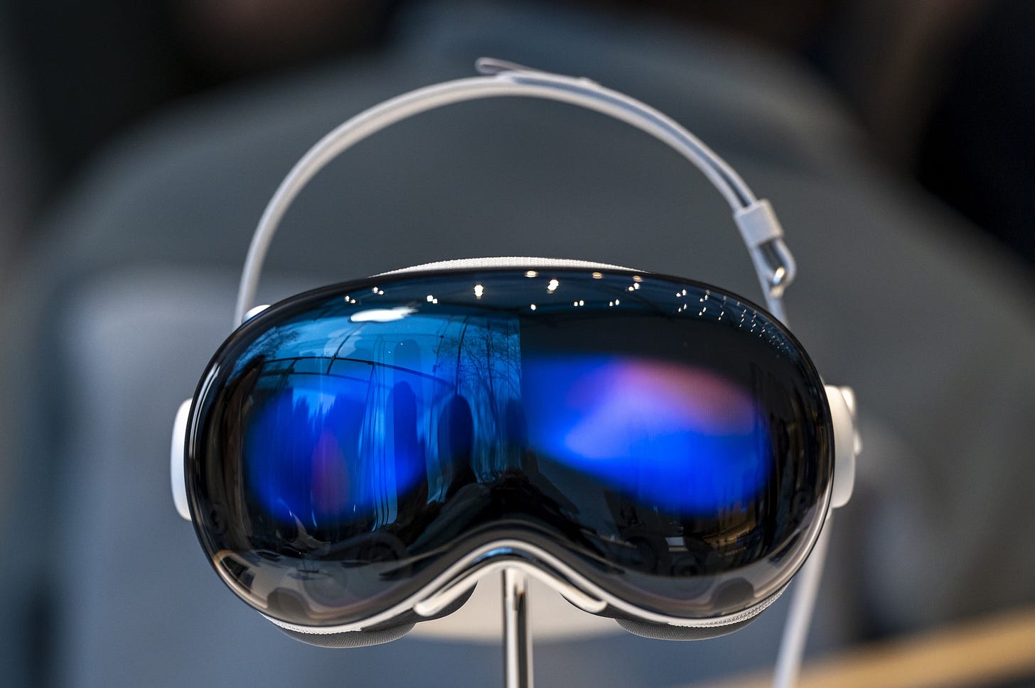 Apple Launches Vision Pro Mixed Reality Headset