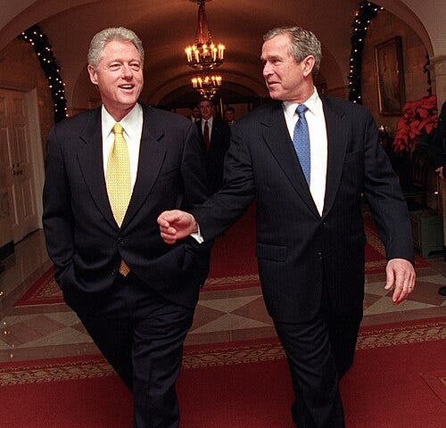 File:President Bill Clinton and President-Elect George W. Bush walk through  the White House (1).jpg - Wikimedia Commons