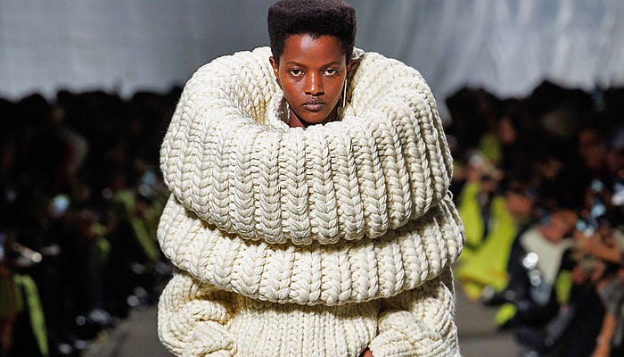 Alexander McQueen 2024-2025 Fall Winter Womens Runway | Fashion Forward  Forecast | Curated Fashion Week Runway Shows & Season Collections |  Trendsetting Styles by Designer Brands | Denim Jeans Observer