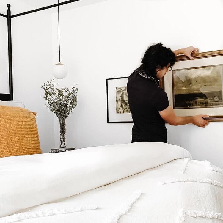 DIY Gallery Wall and DIY Gallery Wall Ideas for hanging