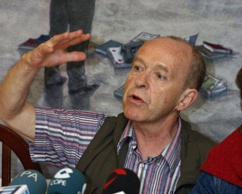 Ian Watson promoting his novel Whores of Babylon in Gijón, Spain, July 2011. Ian Watson promoting his novel Whores of Babylon in Gijón, Spain, July 2011.