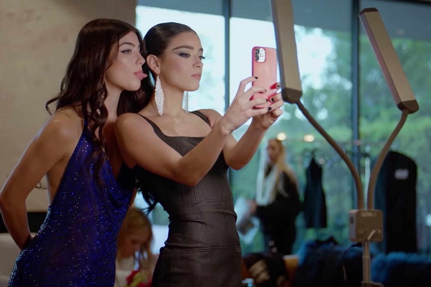 Hulu estrena el nuevo show de las reinas de TikTok: Charli y Dixie D&#39;Amelio