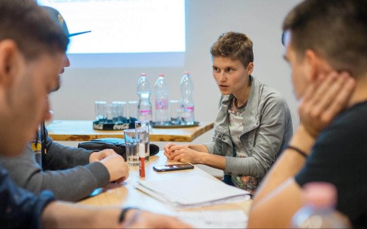 User Interviews: Guide To An Insightful UX Interview