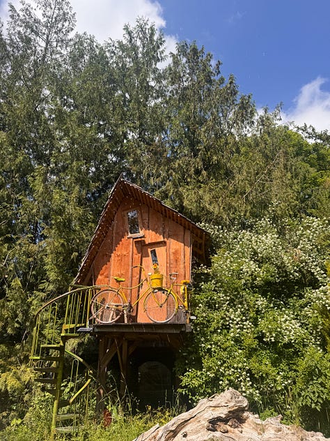 Moulin Jaune outside of Paris