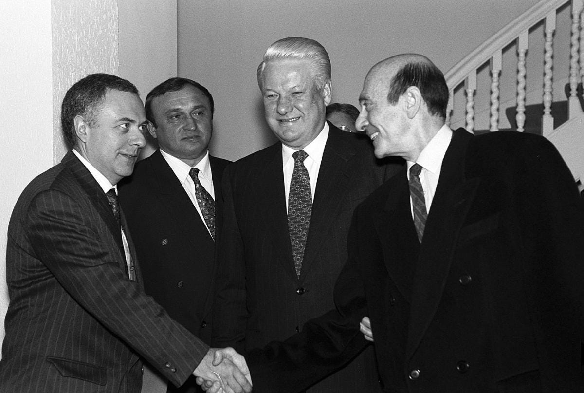 President of the Russian Federation Brussels, Belgium 9 December 1993 Meeting between NATO Secretary General M. Wörner and Russian President B. Yeltsin at the Chateau du Stuyvenbergh President of the Russian Federation Brussels, Belgium 9 December 1993 Meeting between NATO Secretary General M. Wörner and Russian President B. Yeltsin at the Chateau du Stuyvenbergh