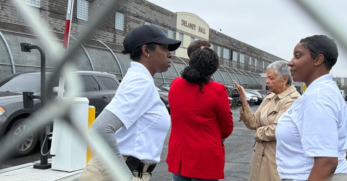 Dem congressional lawmakers rush into ICE facility in New Jersey | Fox News