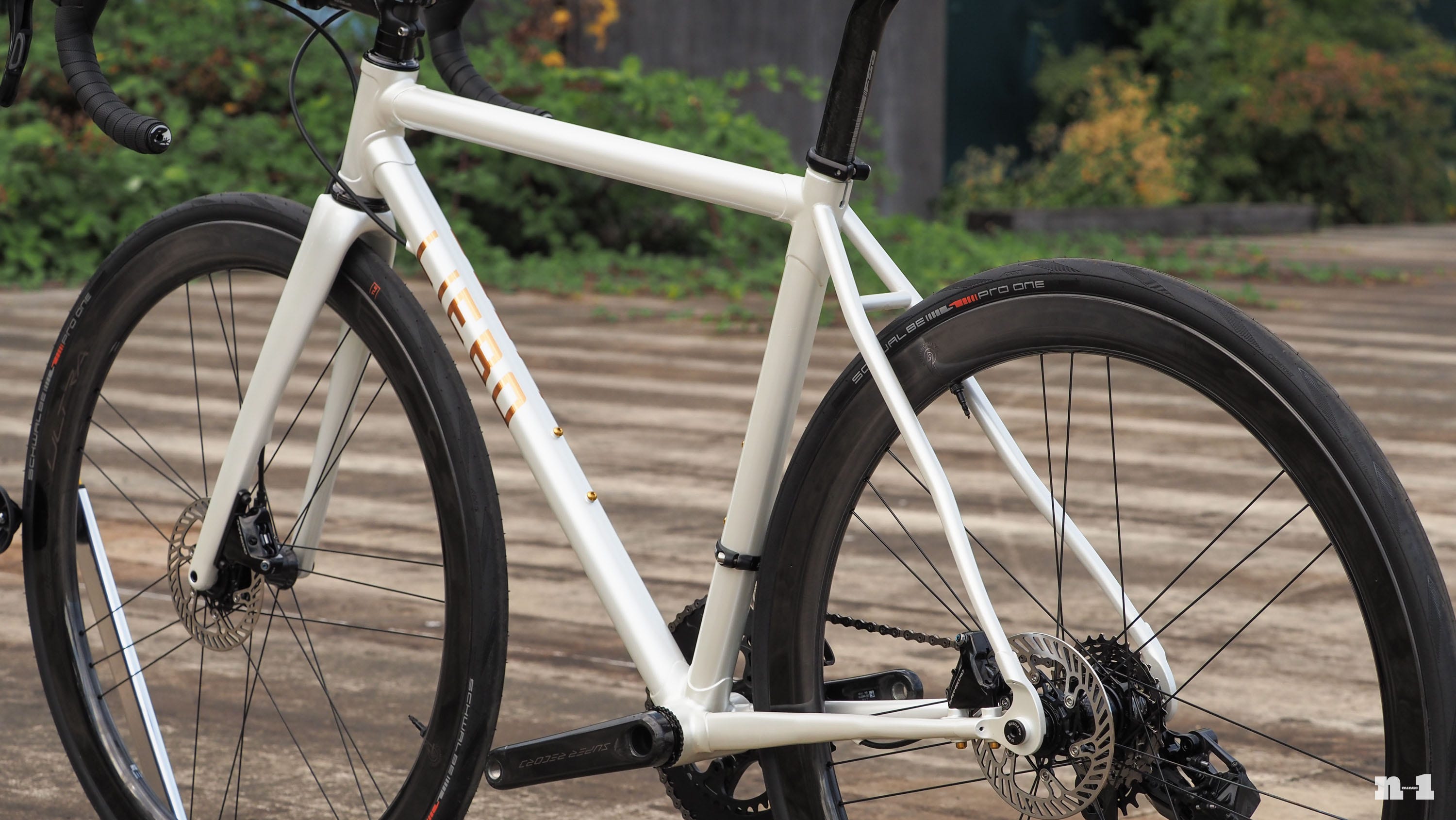 Liebo oversized steel road bike frame