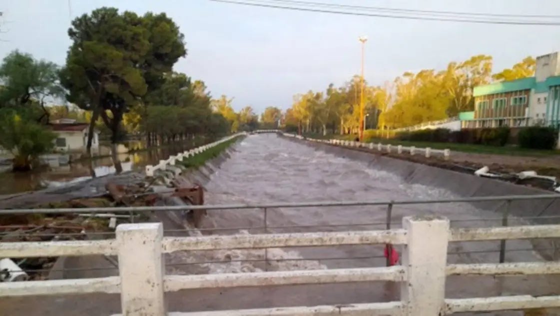 La Provincia adjudicó una millonaria obra para la reconstrucción del canal Maldonado La Provincia adjudicó una millonaria obra para la reconstrucción del canal Maldonado