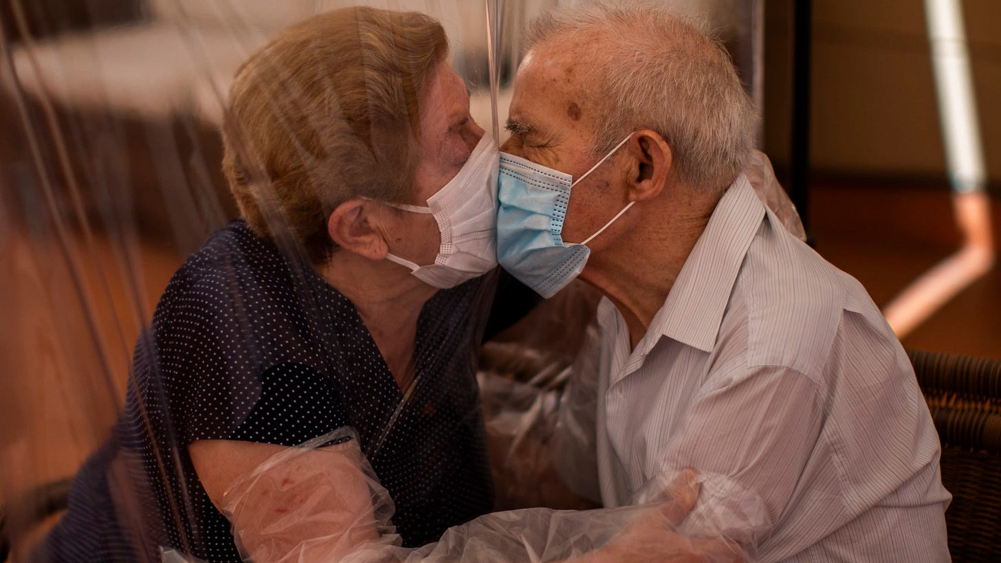 Image result from https://uk.news.yahoo.com/fantastic-plastic-allows-elderly-couple-091434877.html