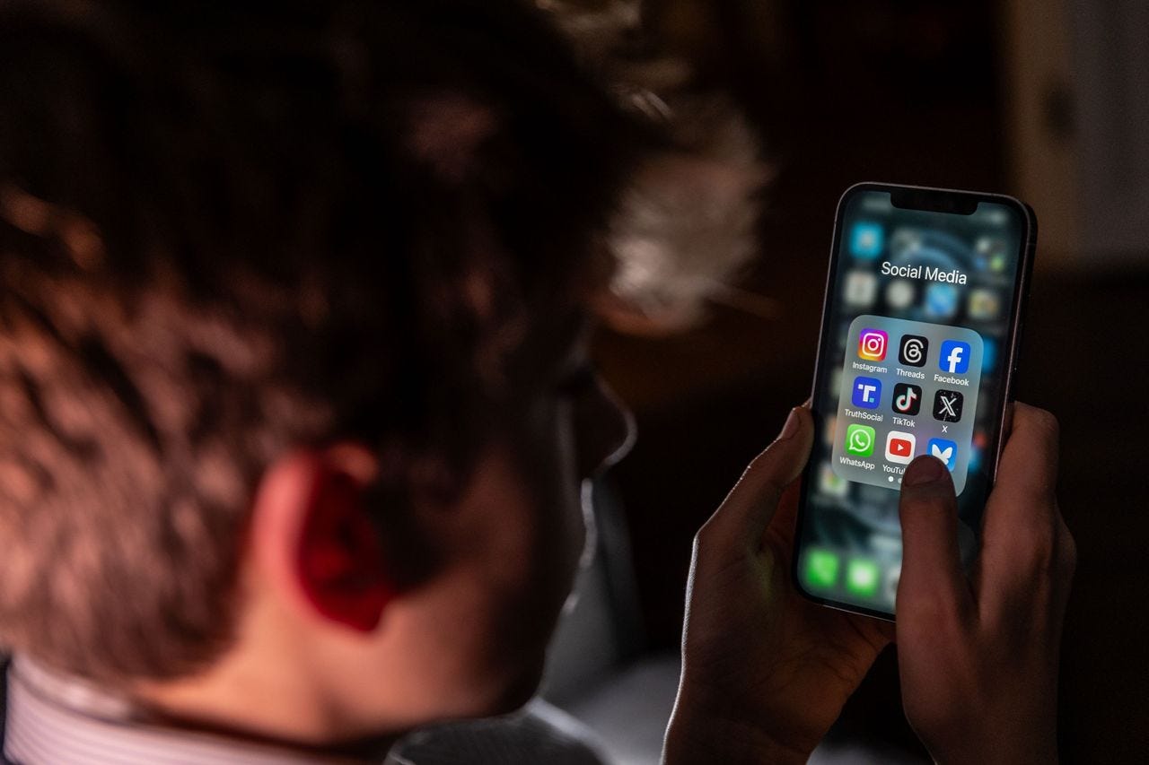 Plusieurs pays, dont la France, envisagent d'interdire les réseaux sociaux aux moins de 15 ans ©Getty - Matt Cardy Plusieurs pays, dont la France, envisagent d'interdire les réseaux sociaux aux moins de 15 ans ©Getty - Matt Cardy