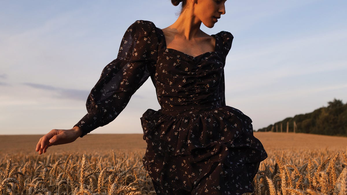 Welcome to Lovely Bits Magazine - by Nicole Brignolle