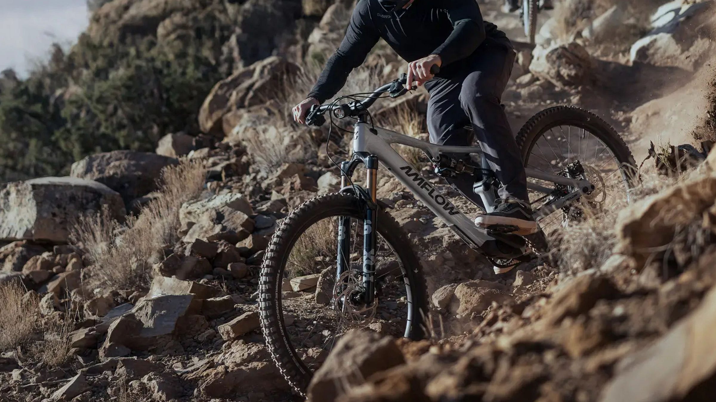 Amflow PX Carbon Pro on rocky downhill