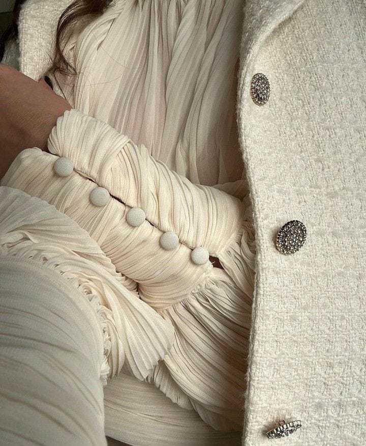 No photo description available.