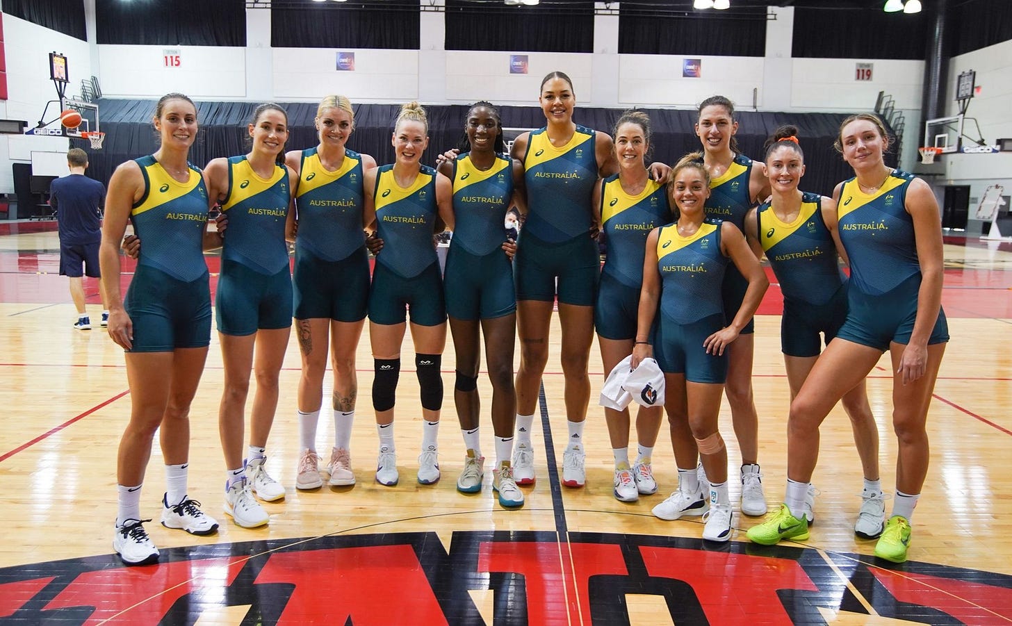 I'm sorry but I hate the new Australian WBB unis I'm sorry but I hate the new Australian WBB unis