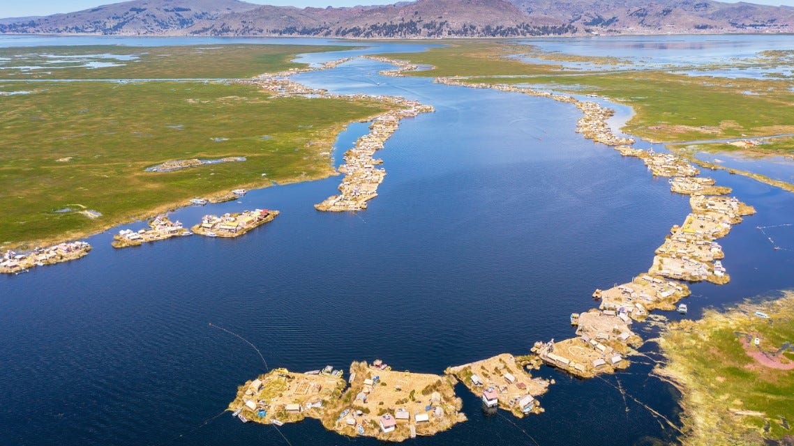 The Uros Islands: a paradise of culture and nature | Lorenzo Expeditions The Uros Islands: a paradise of culture and nature | Lorenzo Expeditions