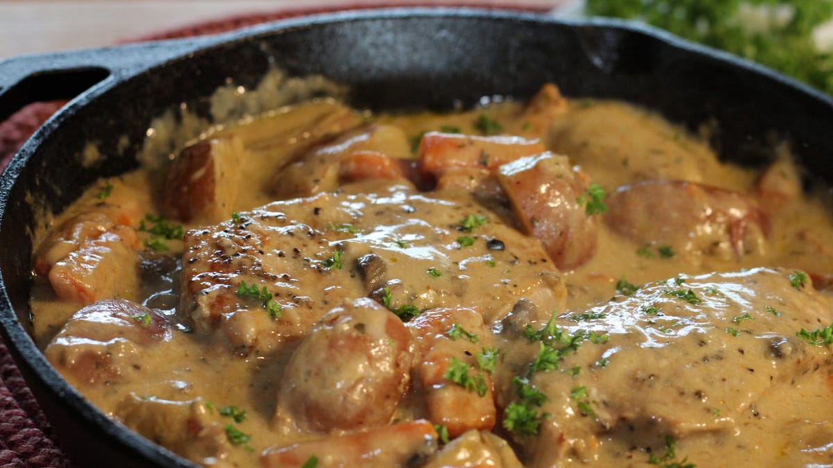 Easy One Skillet Pork Chops and Veggies