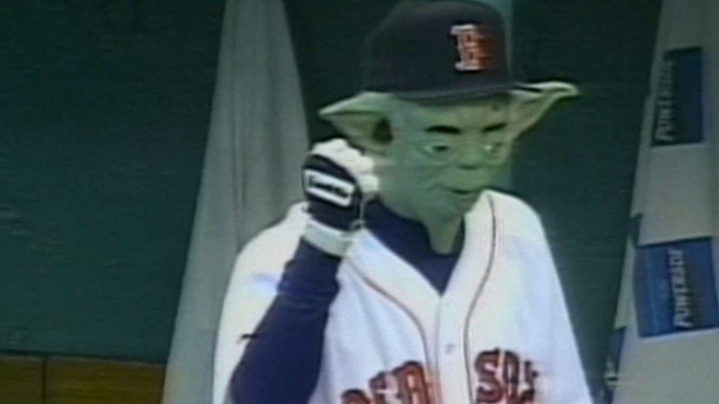 Pedro wears Yoda mask | 08/27/1998 | MLB.com