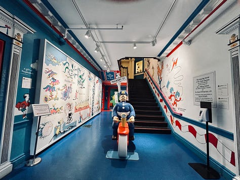 exhibits, galleries, displays