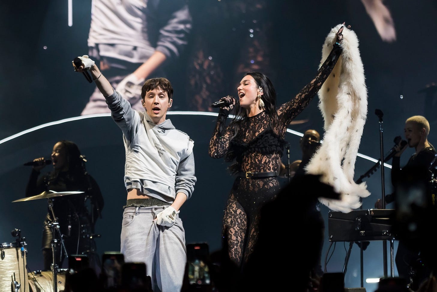 I witness Troye Sivan and Dua Lipa perform ‘Rush’