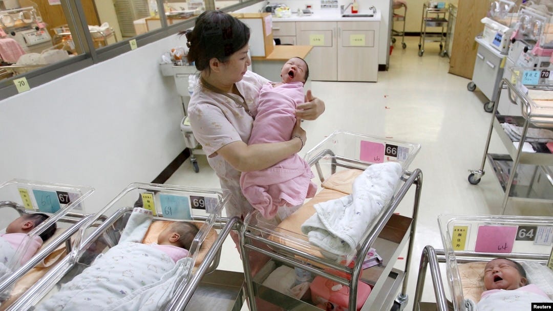 Man sentenced for helping pregnant Chinese women in 'US birthing scheme' Man sentenced for helping pregnant Chinese women in 'US birthing scheme'