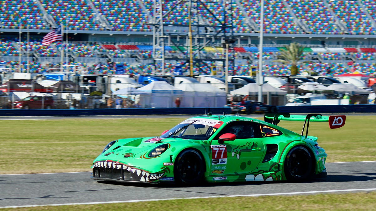プリティーレイジング Rexy Rising - by Sean Broderick - On Motorsport
