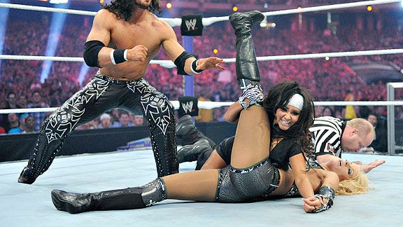 Snooki -- surprisingly athletic -- gets pin at Wrestlemania