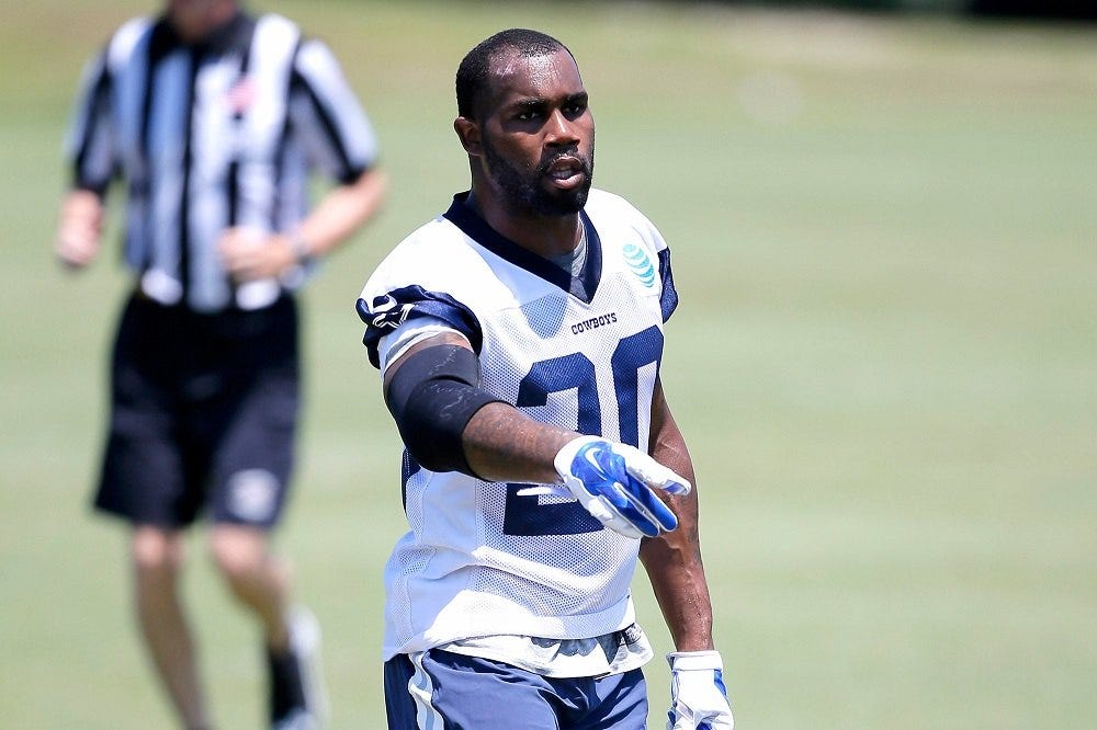 iphone knocks out cowboys darren mcfadden 2016 images iphone knocks out cowboys darren mcfadden 2016 images