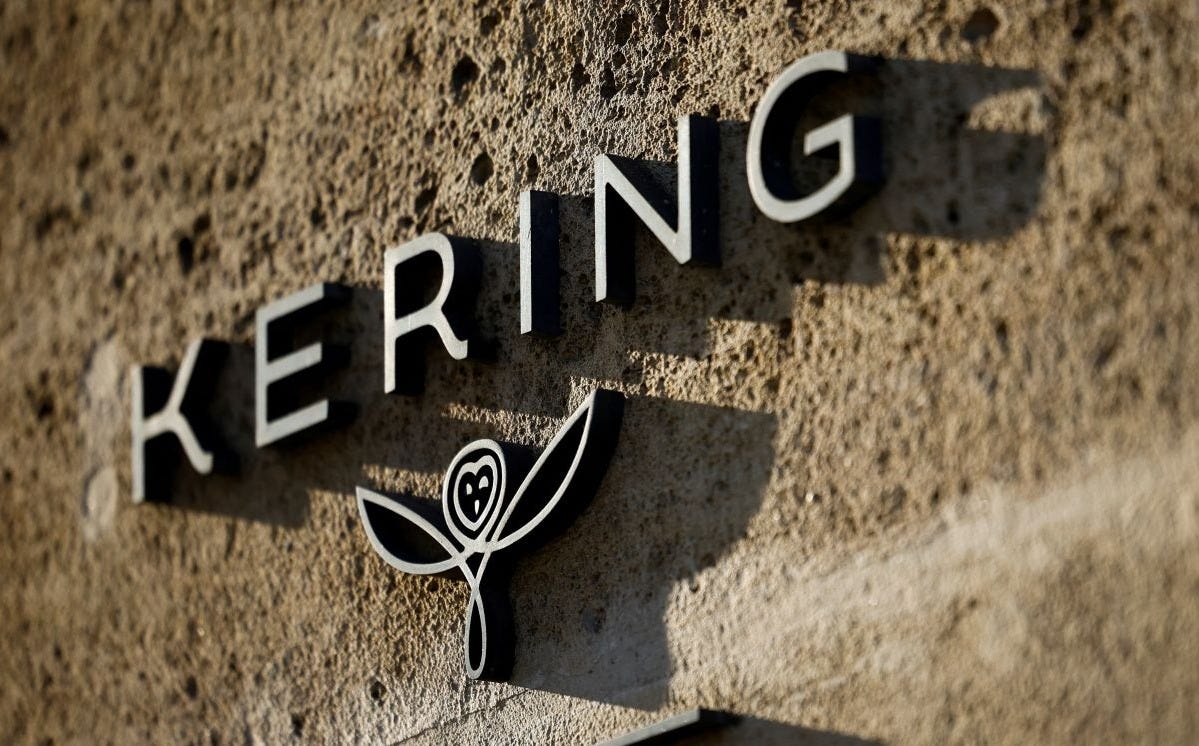 Kering recule après deux abaissements de recommandation - Challenges