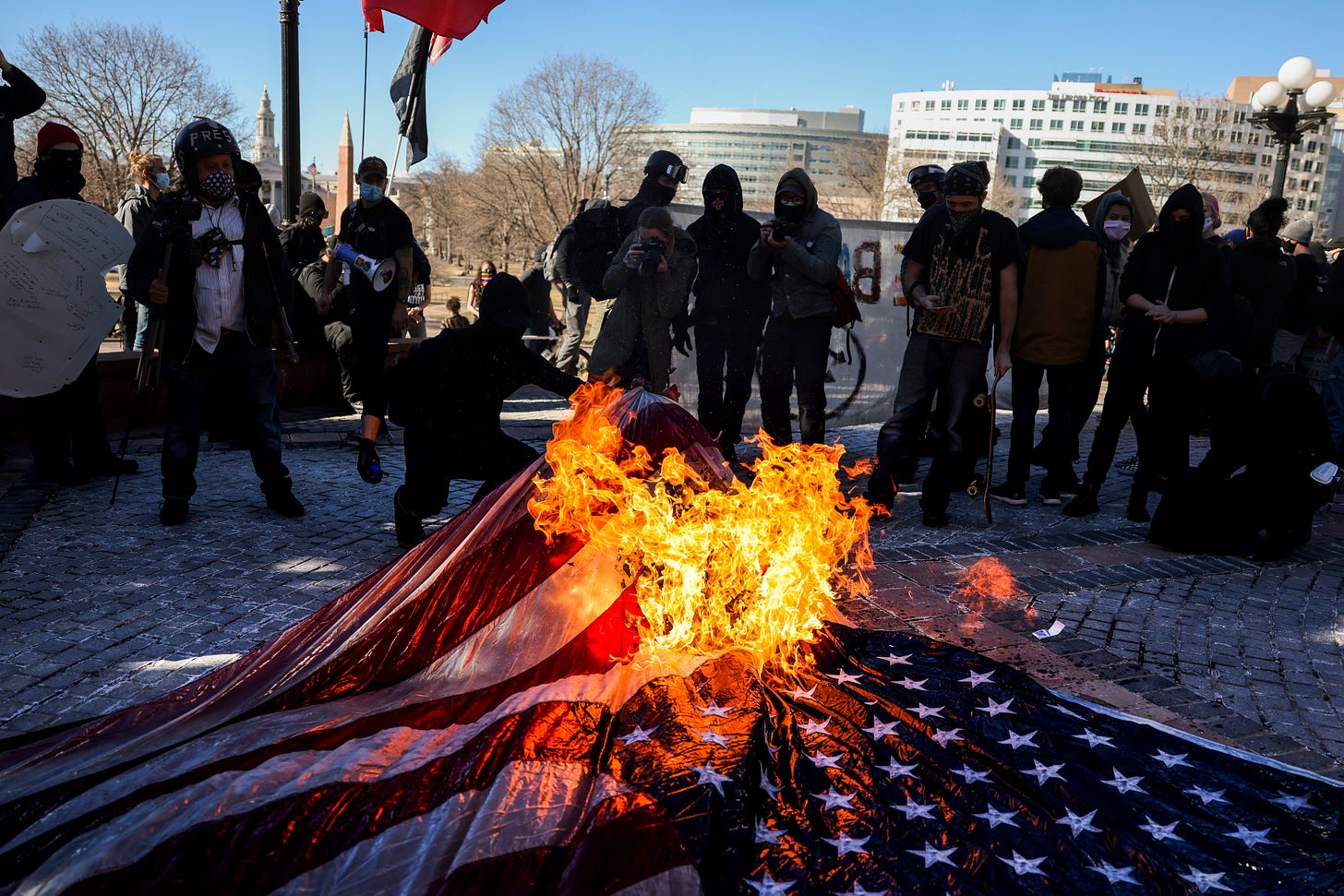 Trump mandates flag burners face prosecution in one of biggest challenges  to the First Amendment in decades | The Independent