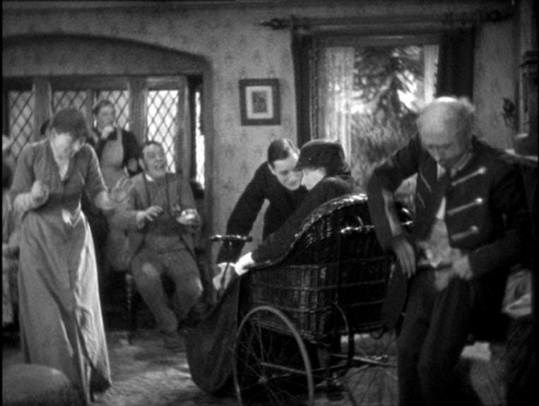 A group of people in a room

Description automatically generated