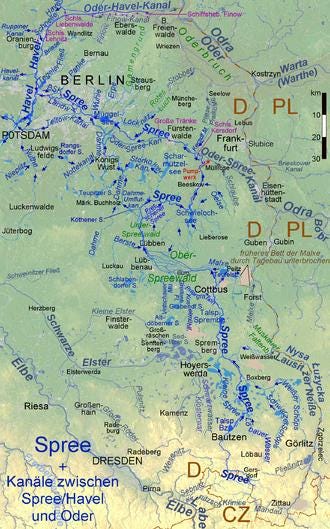 Medium green and blue topographical map showing the streams and rivers in Berlin and the surrounding region.