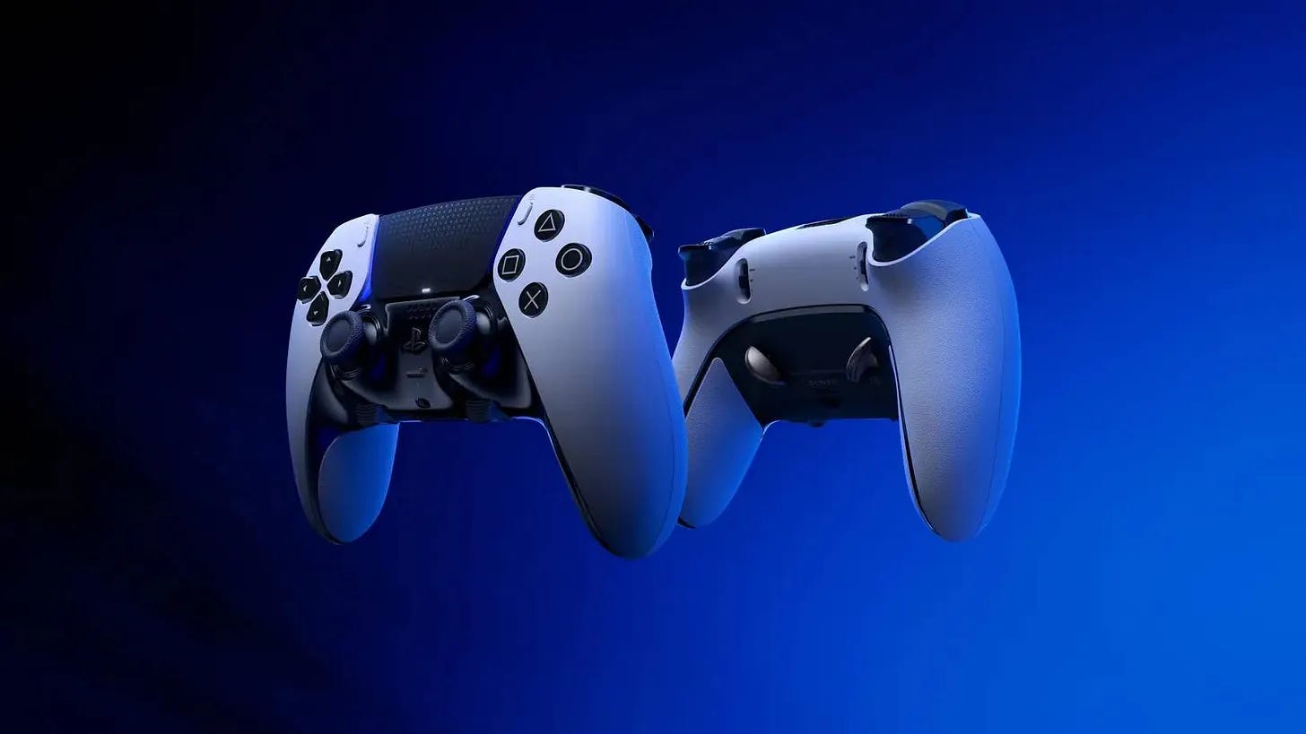 PS5 DualSense Edge controller front and back PS5 DualSense Edge controller front and back