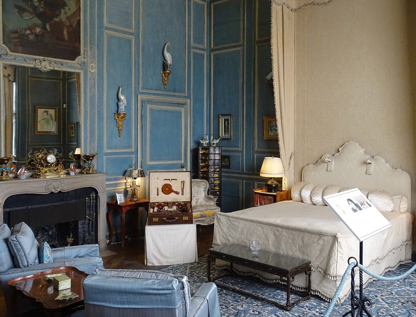 Lady Baillie’s bedroom, decorated in the French Régence style of the 18th century. The panelling was limed and glazed, the colour rubbed in dry, and then beeswaxed. [Image by Ad Meskens CCA-SA.4.0 via Wikimedia Lady Baillie’s bedroom, decorated in the French Régence style of the 18th century. The panelling was limed and glazed, the colour rubbed in dry, and then beeswaxed. [Image by Ad Meskens CCA-SA.4.0 via Wikimedia
