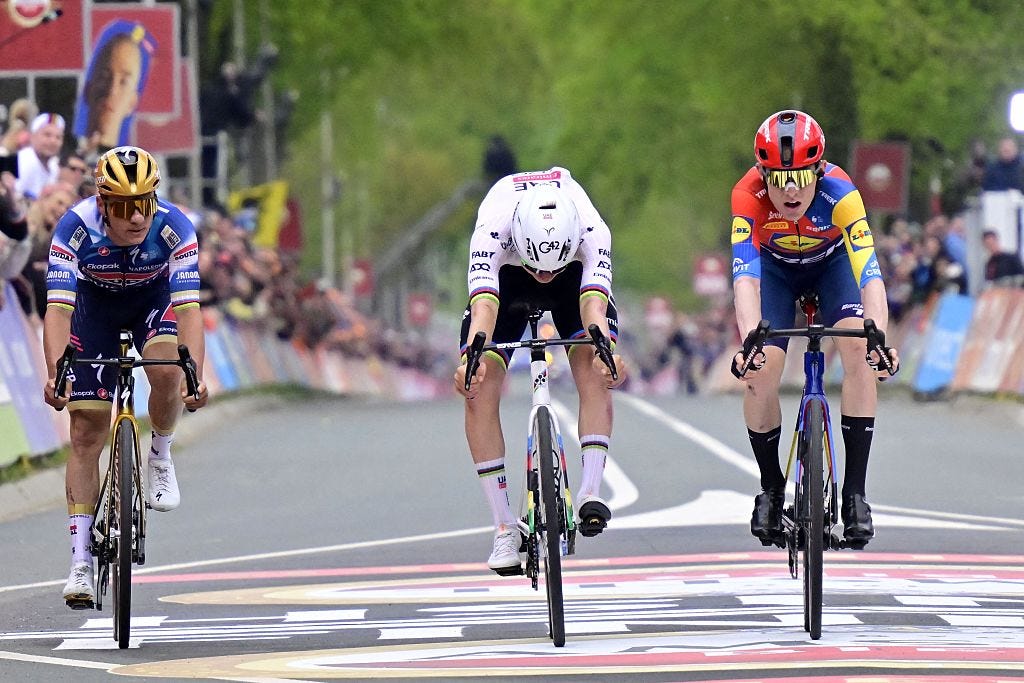 As it happened: Shock winner in three-up sprint at Amstel Gold Men 2025 |  Cyclingnews
