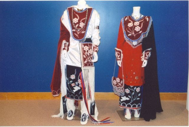 Iroquois regalia for comparison
