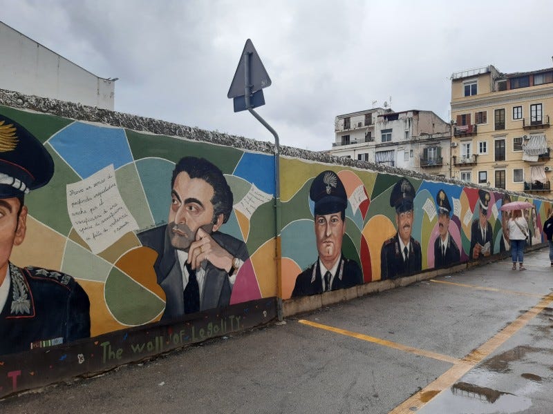 Il muro della legalità - 21 grammi di turismo