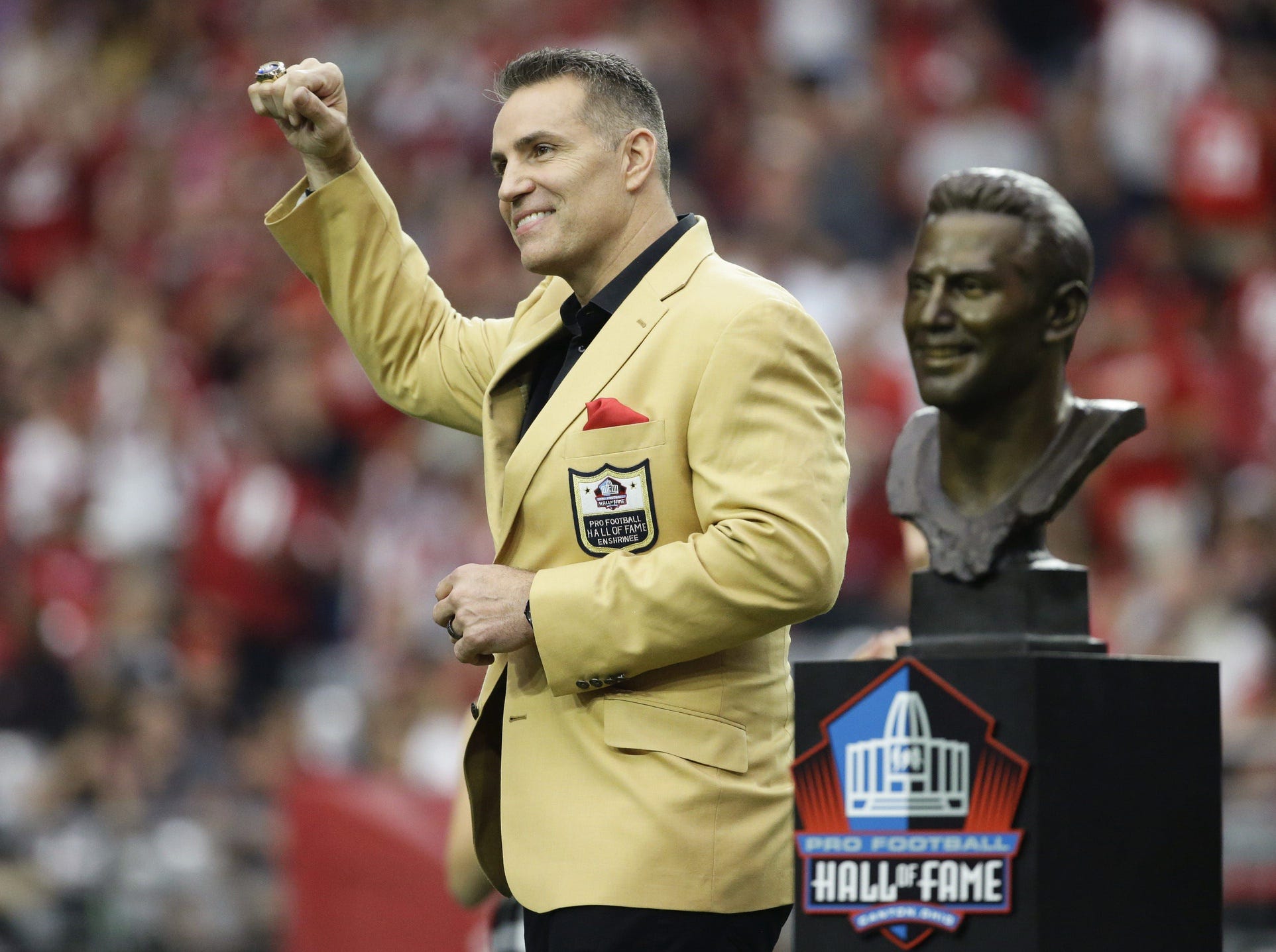 How does a QB 'layer' throws? Let a Hall of Famer explain