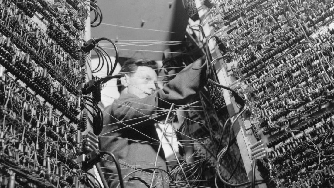 Tyler Cowen: The Future Belongs to AI Maniacs