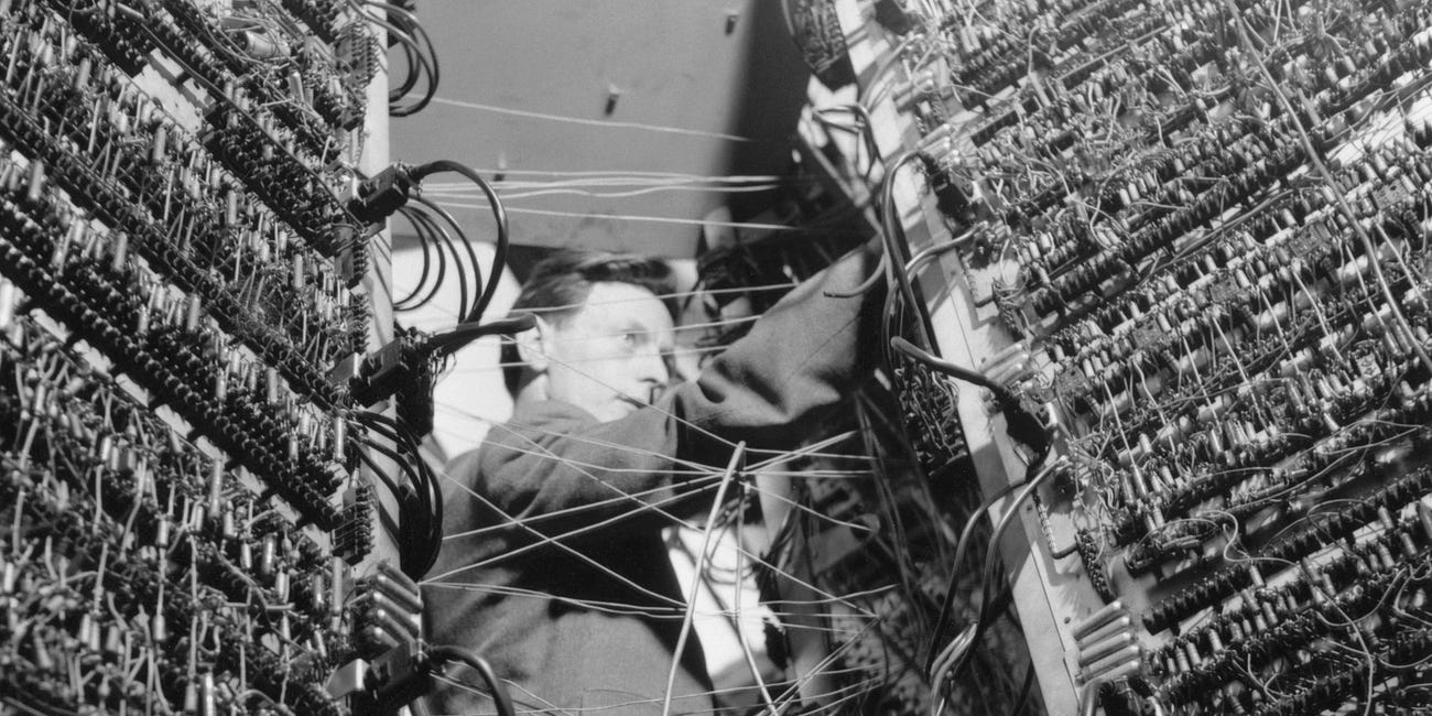 Tyler Cowen: The Future Belongs to AI Maniacs