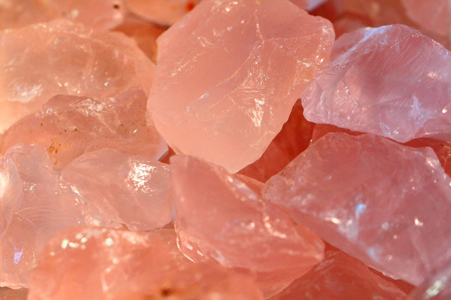 rose quartz mineral texture